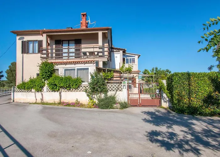Awesome Apartment In Pula With Wifi